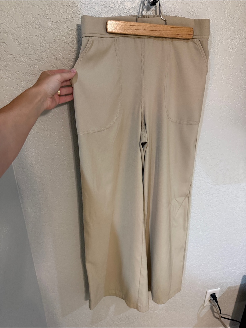 Max Studio Beige Wide-Leg Pull-On Pants with Front Patch Pockets